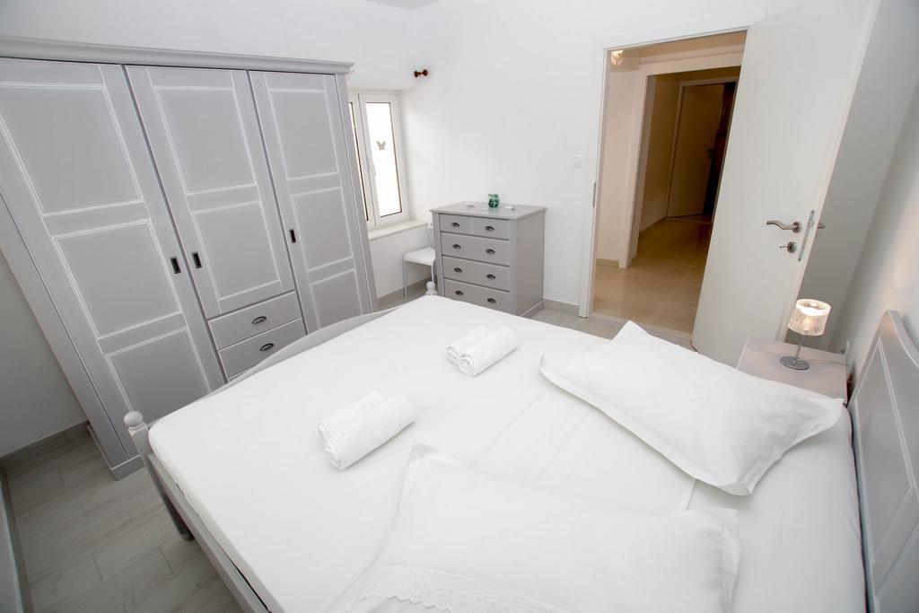 Apartments Jagoda Makarska Room photo