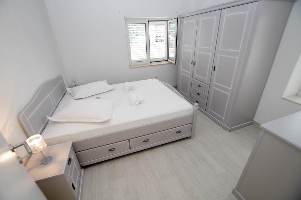 Apartments Jagoda Makarska Room photo